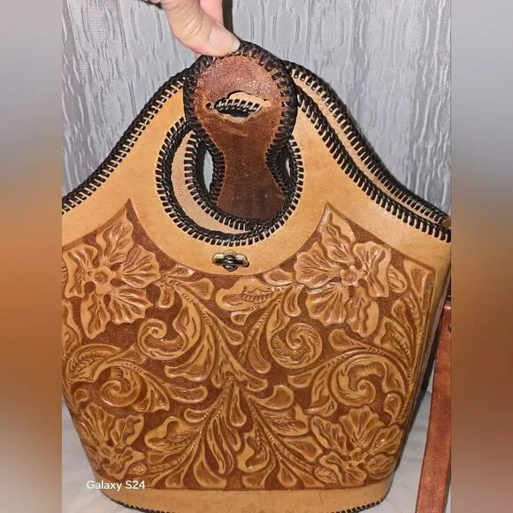 Vintage tooled leather Med. bag 14" - Picture 4 of 16